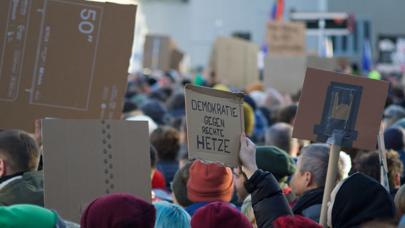 Populismus als System-Hack: Wie einfache Narrative Nürnbergs politische Kultur bedrohen