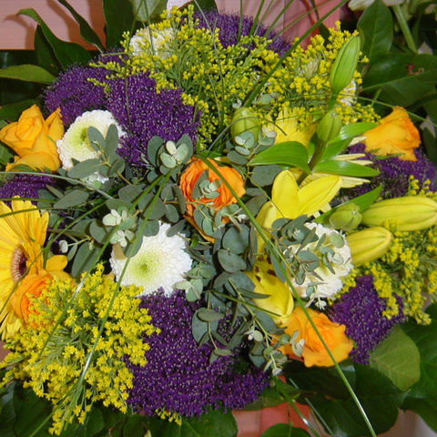 Bouquet rond de couleurs vives