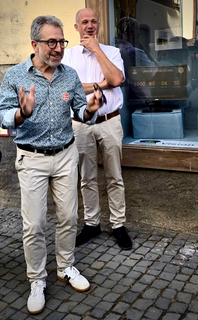 Noch 1000 Tage 4 Minuten und 50 Sekunden… (Rechts im Bild Michael König, unser Landtagsabgeordneter) Foto: Privat