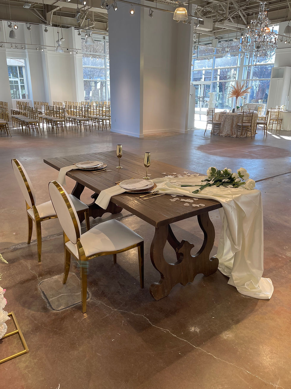 Thumbnail: Wooden Sweetheart Table