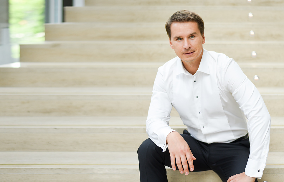 Andrey Andreychik, Baritone
