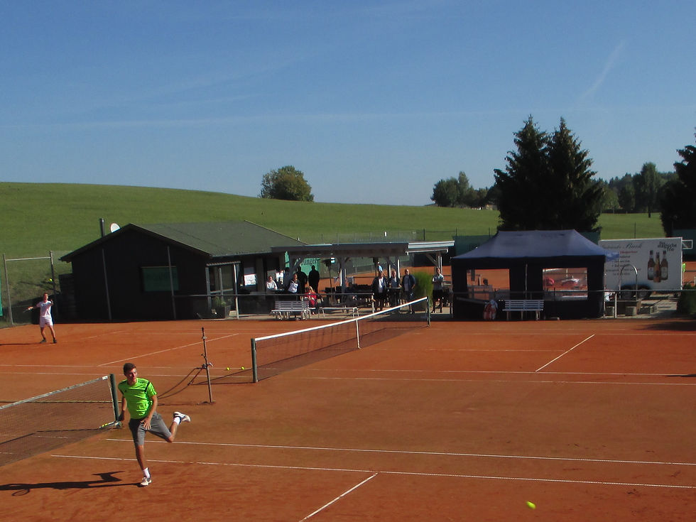 Tennisplatz LPT II.JPG