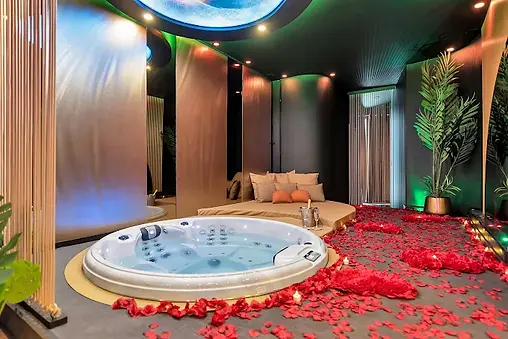 L'Insolite Spa Privatif : Love Room avec spa privatif, Love hôtel, séjour ou week-end romantique, à Toulouse et Albi, spa, T