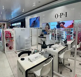 Centro de Estética en Puerto Banús - Nails Bar OPI by FPYE, salón de uñas, Marbella, España