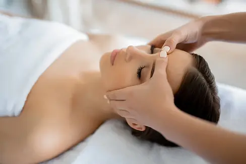 Essence, schoonheidssalon, Diest, België