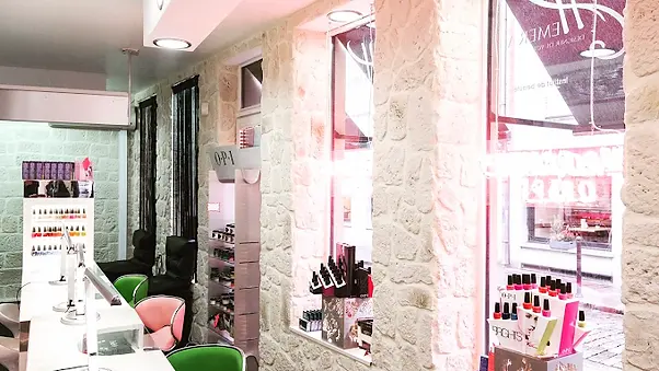 Bar à Ongles OPI Hemera, salon d'onglerie, Lille, France