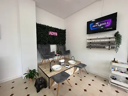 Adys Nails Studio - Pamplona, salón de uñas, Pamplona, España