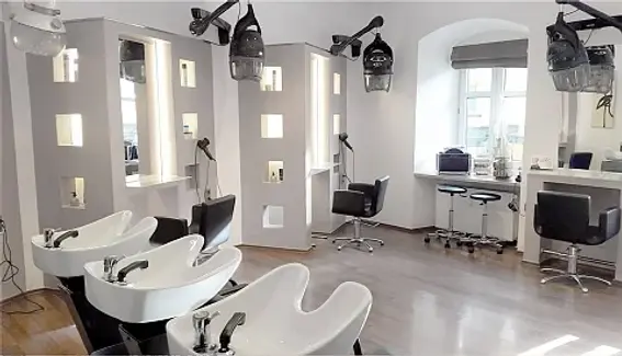 Studio Hair Saalfeden, Haarverlängerungen, Saalfelden am Steinernen Meer, Österreich
