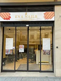 Eva nails, salón de uñas, Pamplona, España