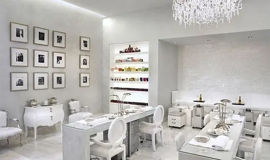 salón de manicura Roberto Ceja, salón de uñas, Ceuta, España