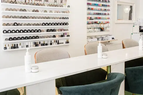 Nail Spot & Other Things Beauty, nagelsalon, Gent, België