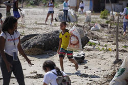 28167701_777601362441463_280073987652228