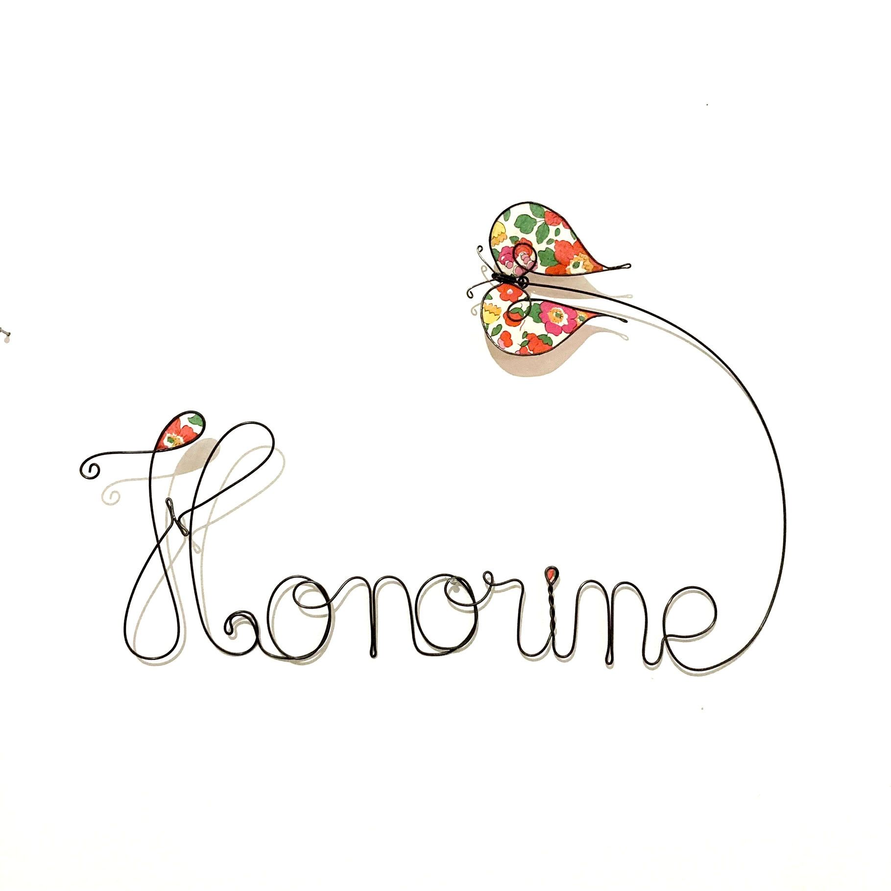 Prénom libellule ou papillon en couleur et fil de fer