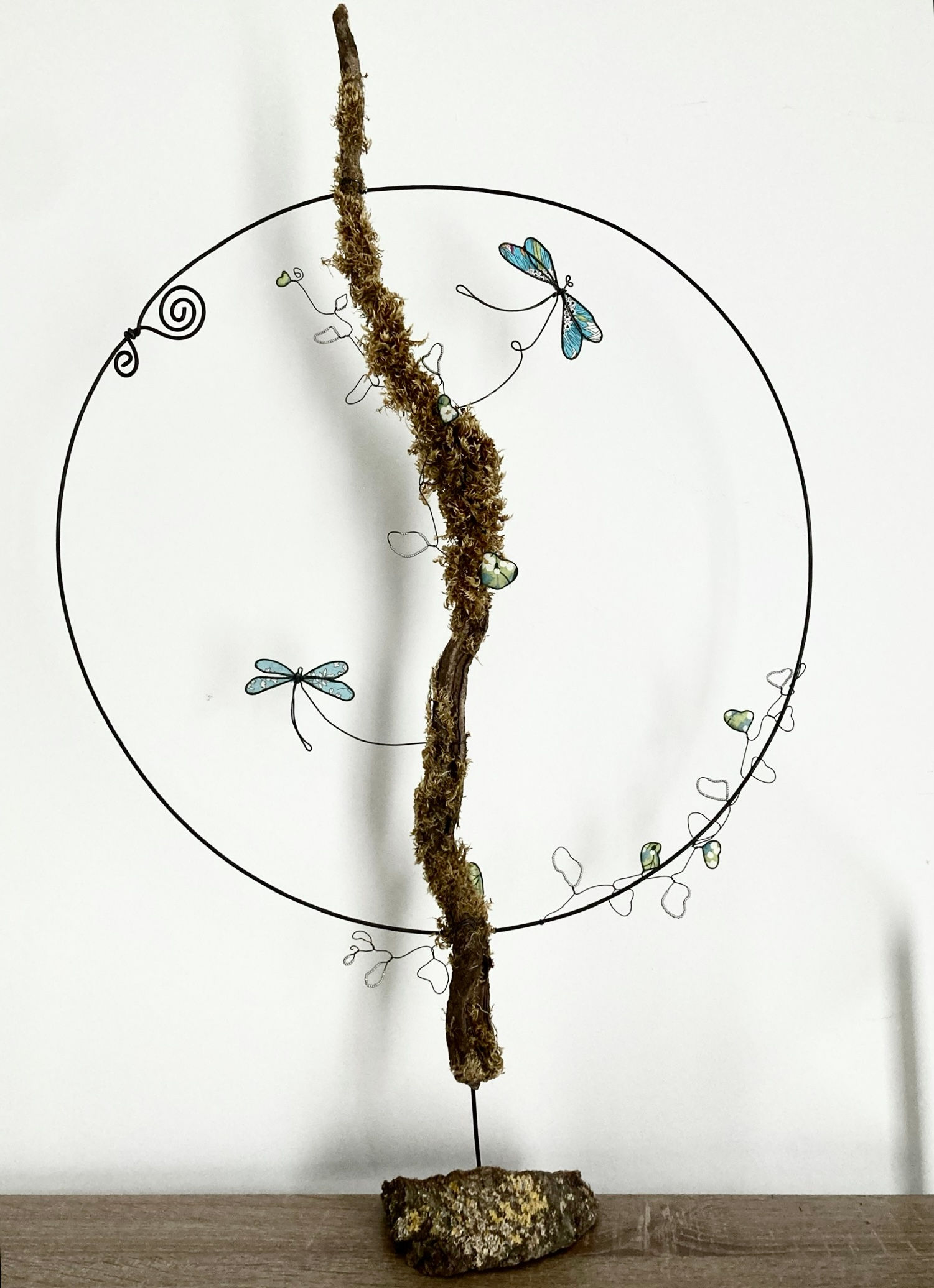 Sculpture cercle nature et fil de fer