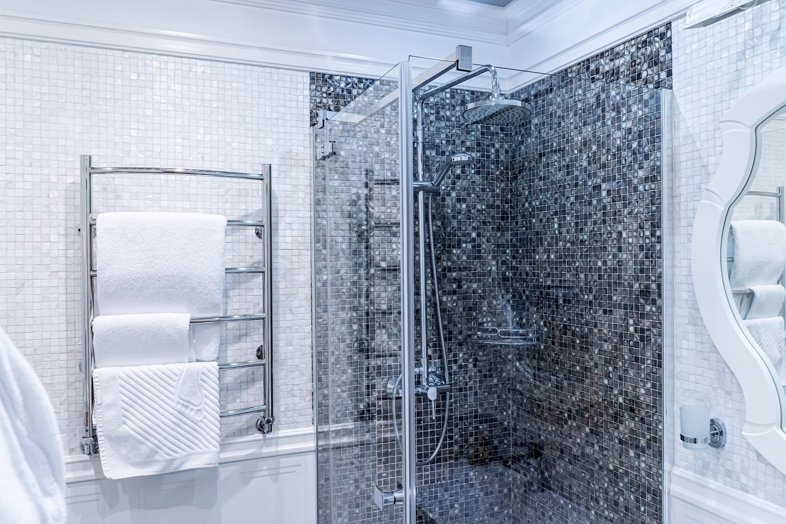 Mosaic — bathroom design inspiration