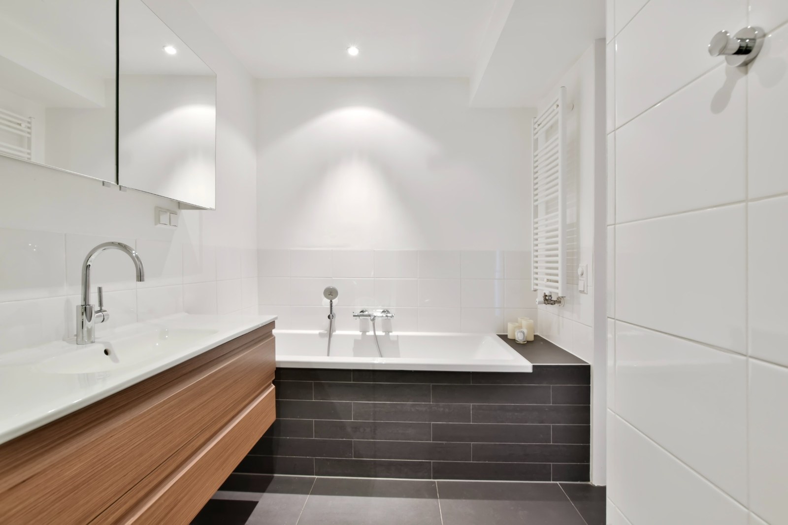 Horizontal stacked — bathroom design inspiration
