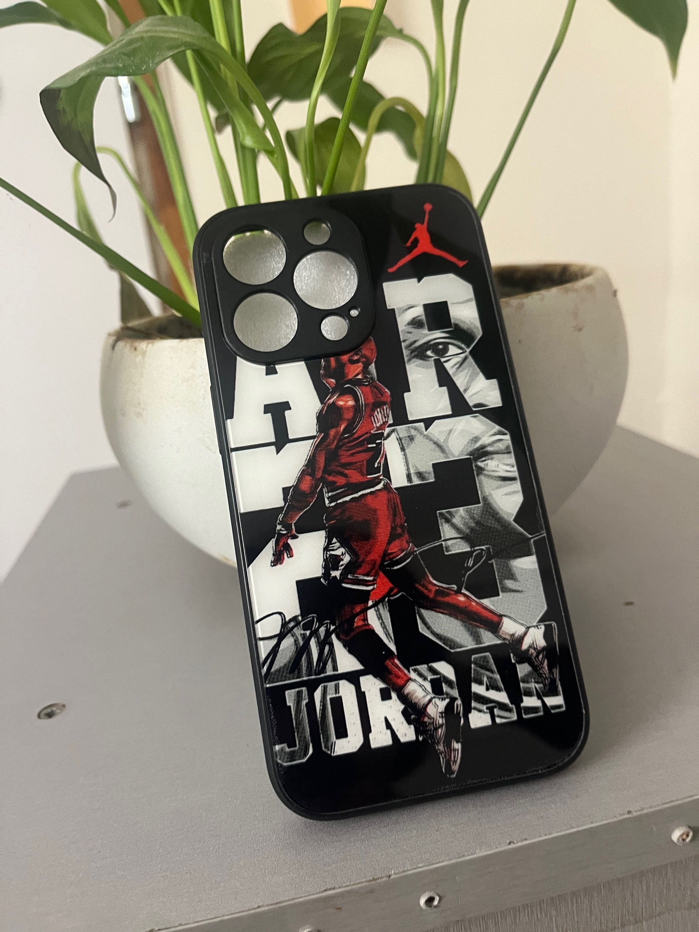 מגן לאייפון דגם גורדן אר 23