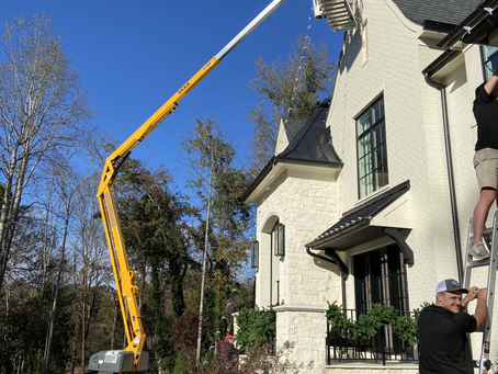How much should Professional Christmas Light Installation Cost?