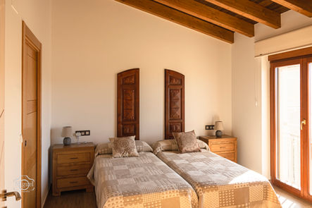 Casa rural en Fermoselle, Alojamiento rural Arribes del Duero, Turismo rural en Fermoselle, Casas rurales con encanto en los Arribes del Duero, Hospedaje rural en Fermoselle, Estancia en bodegas de Fermoselle, Turismo enológico Arribes del Duero, Actividades al aire libre en Fermoselle, Rutas senderistas en los Arribes del Duero, Parque Natural de los Arribes del Duero, Descubriendo las bodegas de Fermoselle, Escapada rural en Fermoselle, Paisajes naturales de los Arribes del Duero, Reserva de la biosfera Arribes del Duero, Gastronomía local de Fermoselle, Turismo rural en Zamora, Alquiler de casa con piscina en Fermoselle, Turismo rural para grupos en los Arribes del Duero, Casa para grupos en Fermoselle, Casa con piscina, La casa del vino, Fermoselle, Mil bodegas, Fermoselle la villa de las 1000 bodegas, Quinta de Mil, Bodega Quinta de Mil