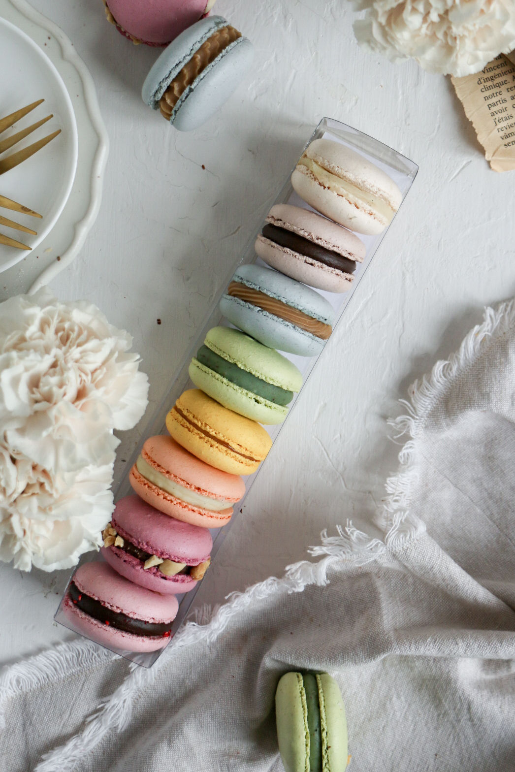 Doosje van 4 chocolade & framboos macarons