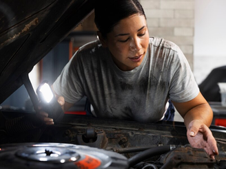 DIY Car Repair: When to Tackle It Yourself and When to Call a Pro