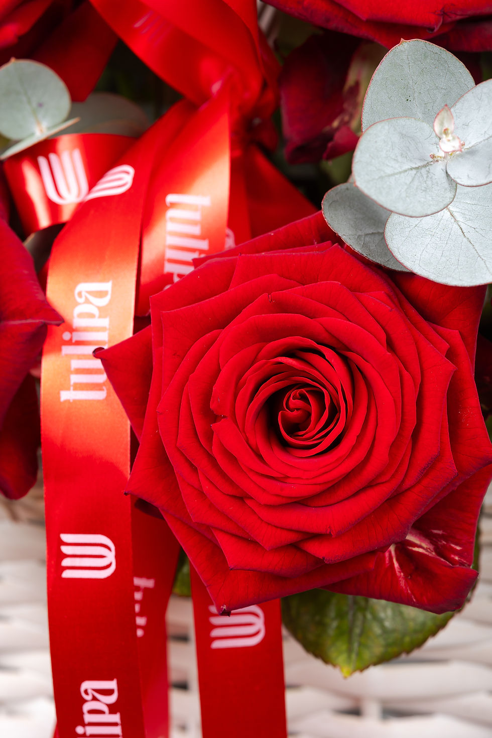 Thumbnail: FLOWER BASKET - ROSES