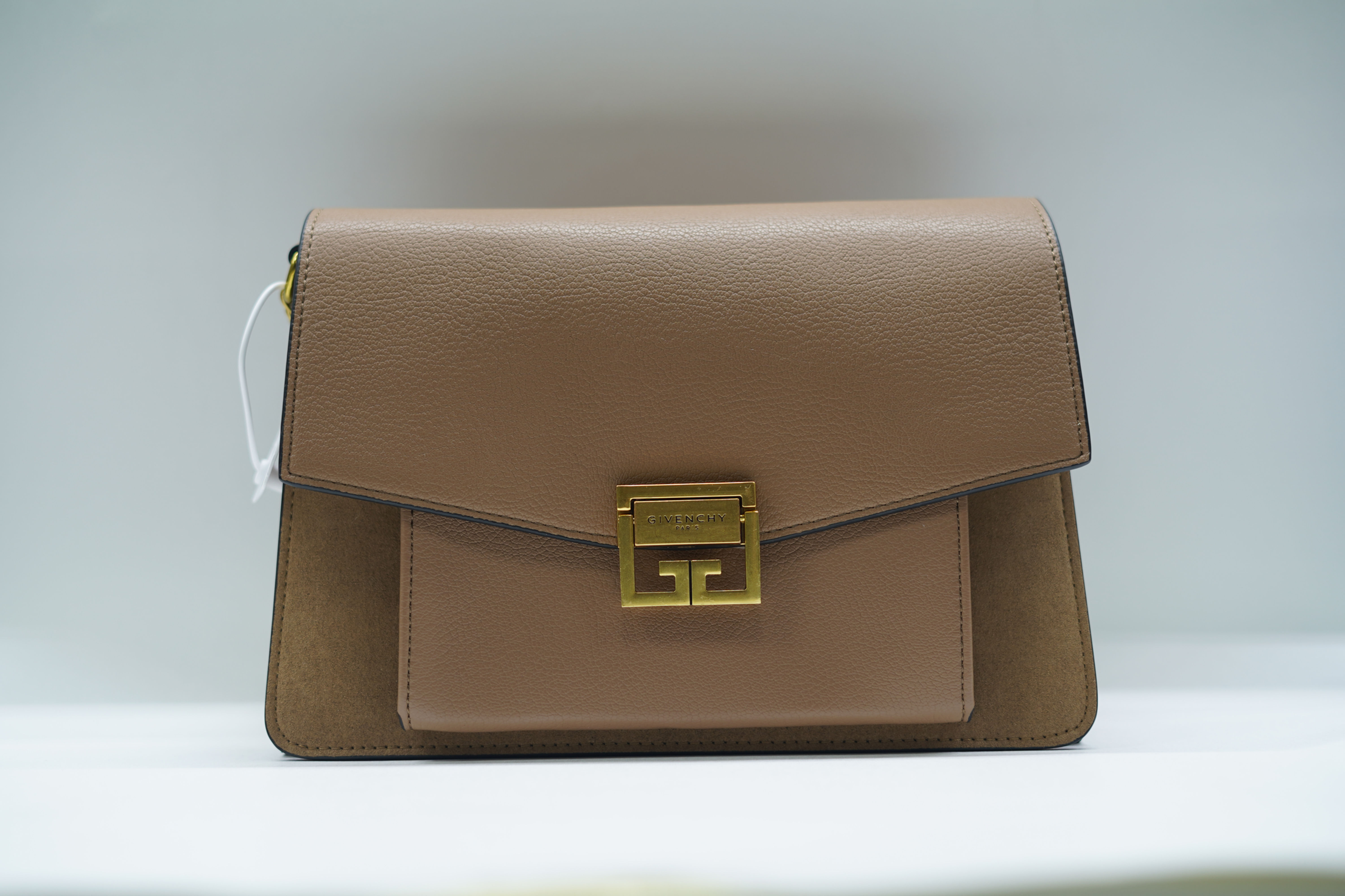 ჟივენში/Givenchy