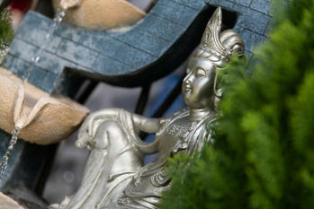 農曆七月照常舉辦告別式 尊重卻不再忌諱