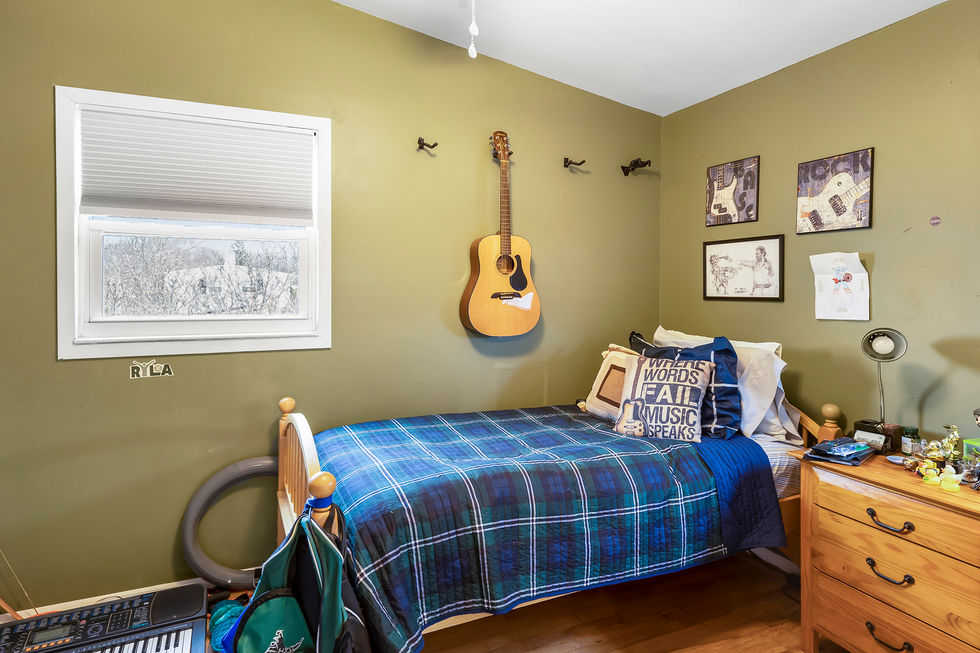 29 Fleetwood Drive, Hazlet, NJ