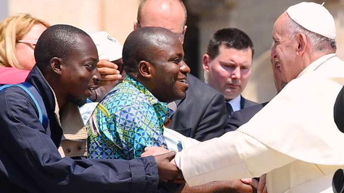 Foto-articolo-papa-accoglienza---1