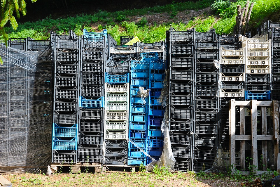 crates-2815435_960_720
