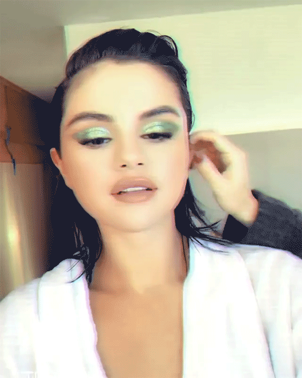 selena gomez.trymakeup'19.gif