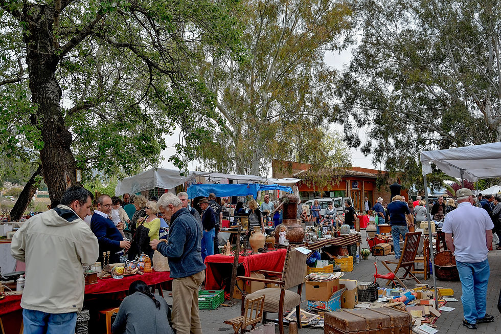 Nachbarschaftlicher Trödelmarkt