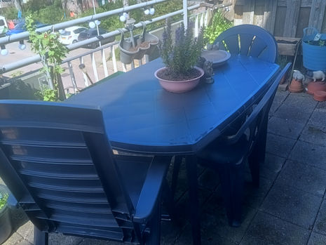 Het terras is weer bijna klaar.