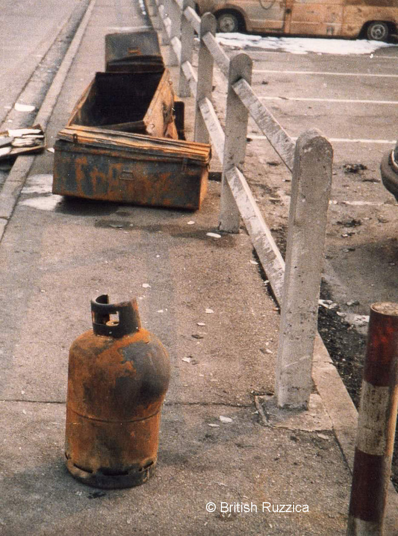 1986-02- hangar fret - 4b
