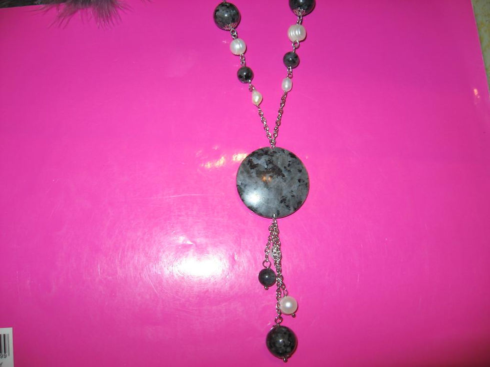 Collana con ciondolo.jpg