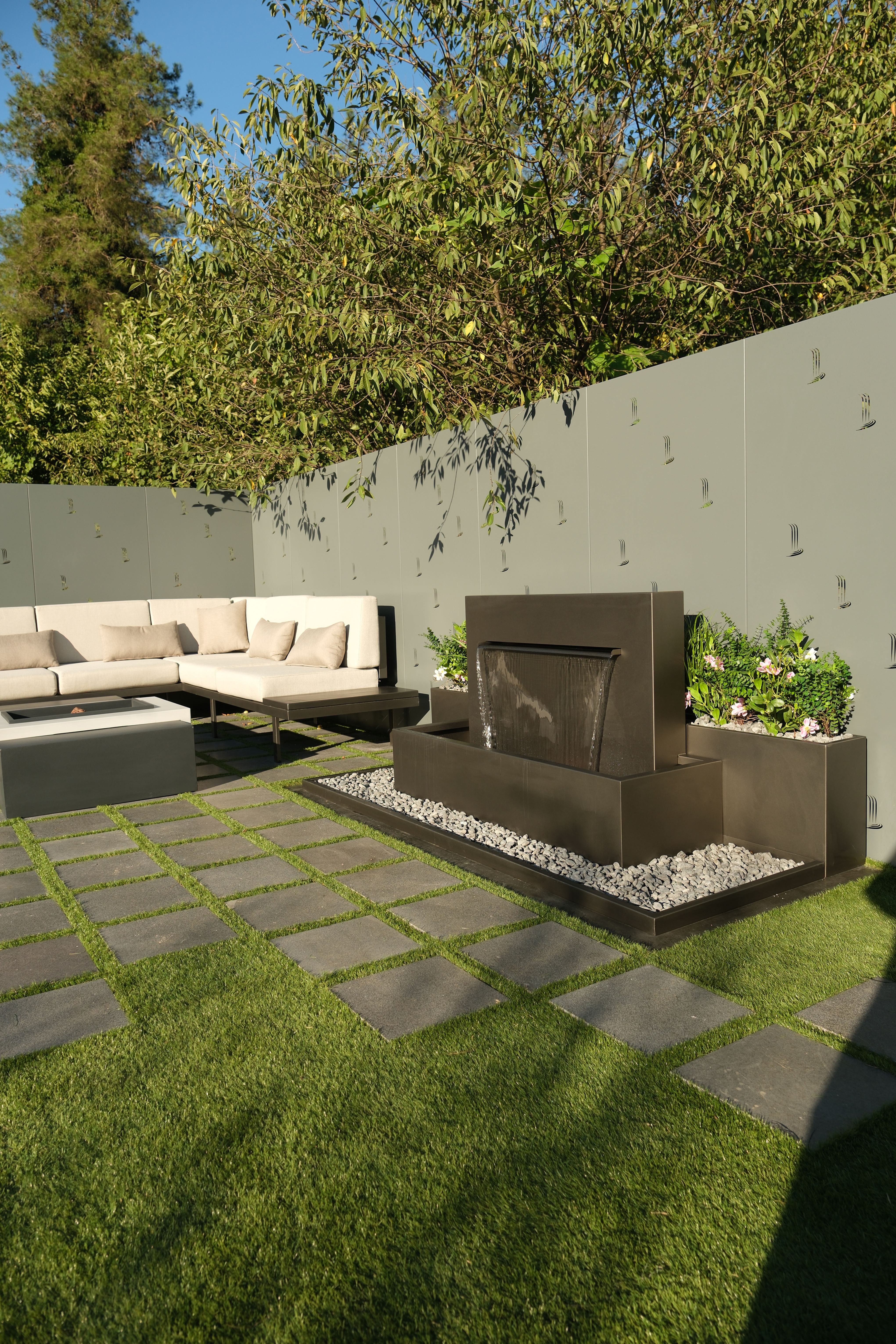 Damla Water Feature DS 100