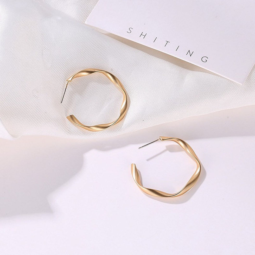 Thumbnail: Bold Minimal Earrings，Gold Hoop Earrings，Gold Earrings，Twisted Hoops Earrings
