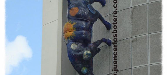 Toro de 480 Kgms fijado en pared de ladrillo farol y pequeña viga de amarre.