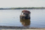 Barco oxidado abandonado na Baía de Guanabara, na altura de Ramos, Zona Norte do Rio Foto: Everton Victor I Rampas Uerj