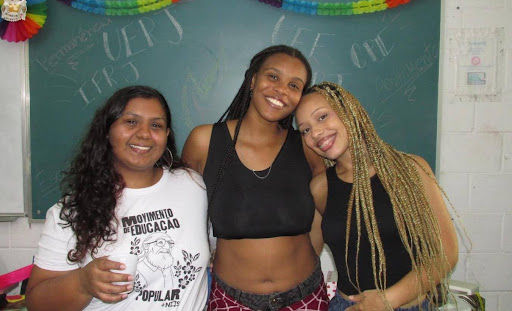 Movimento de mulheres negras oferece pré-vestibular gratuito para jovens das zonas Norte e Oeste do Rio de Janeiro