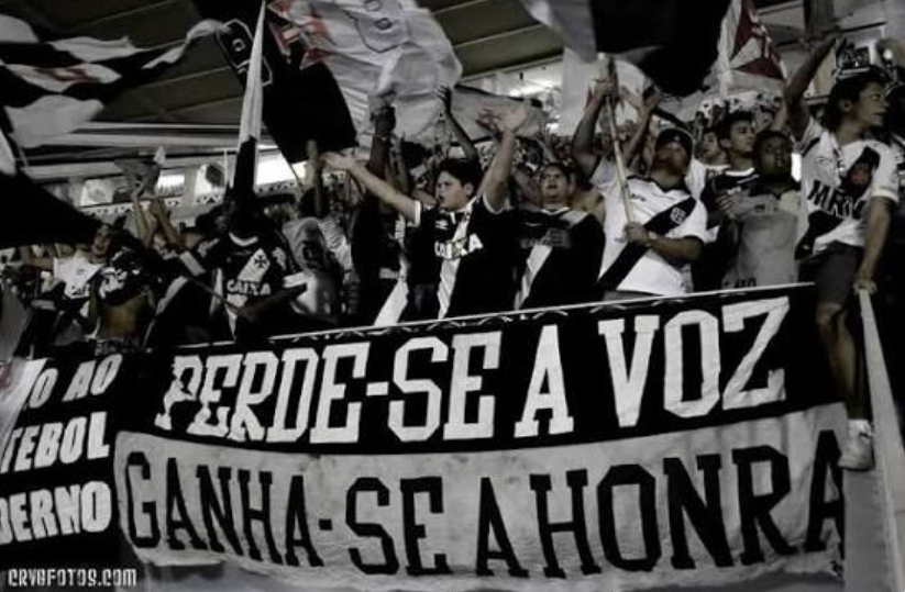 Faixa exibida pela Guerreiros do Almirante - Foto: Perfil do Facebook da GDA