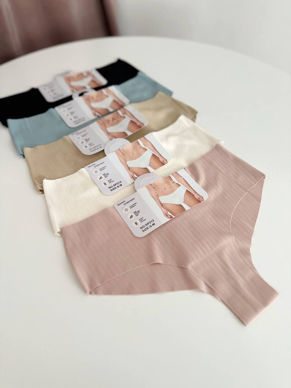 Прев'ю: Безшовні хіпстери  з лазерною обробкою краю