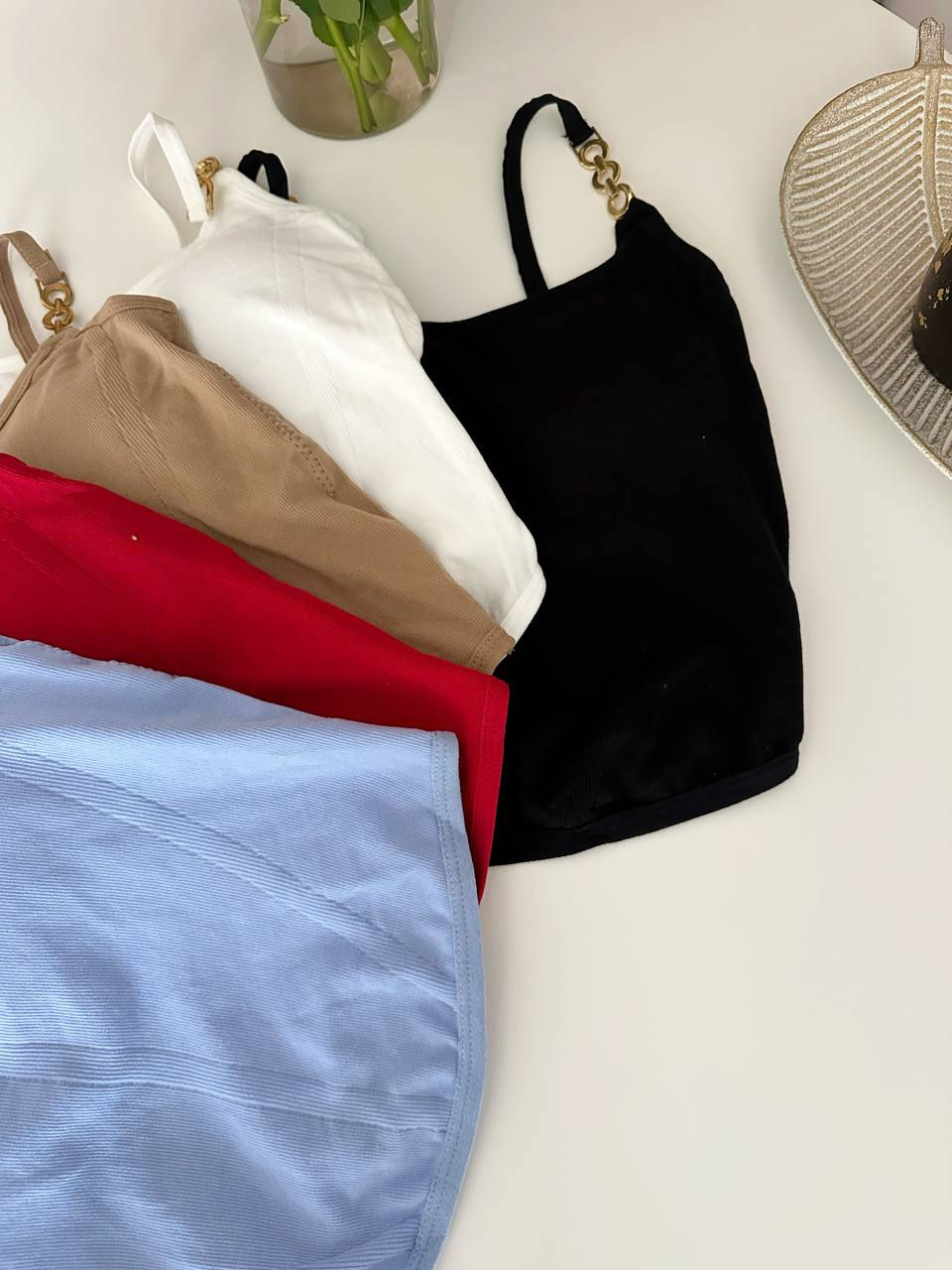 Прев'ю: Топ з вшитим поролоном