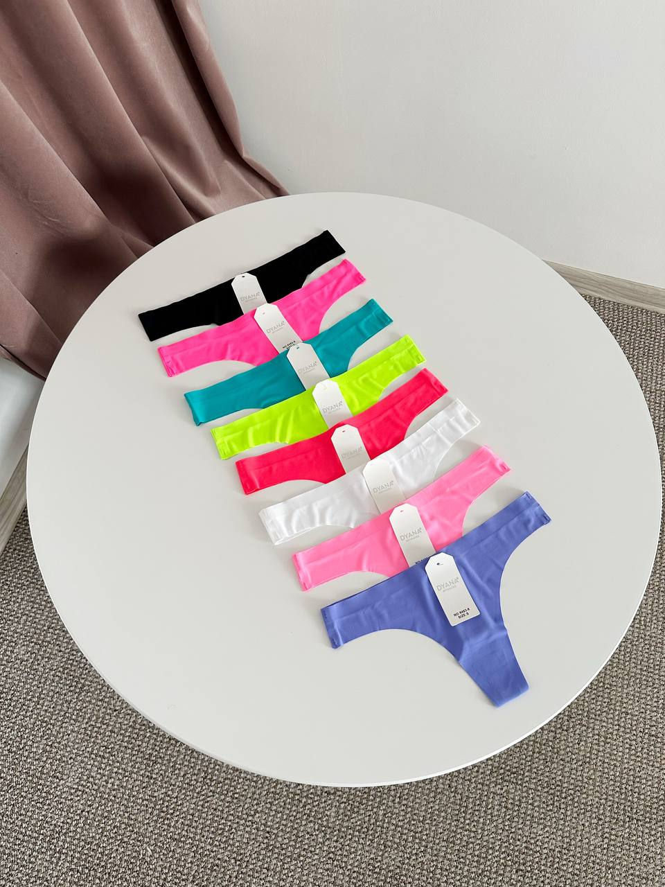 Прев'ю: Безшовні стрінги з лазерною обробкою краю