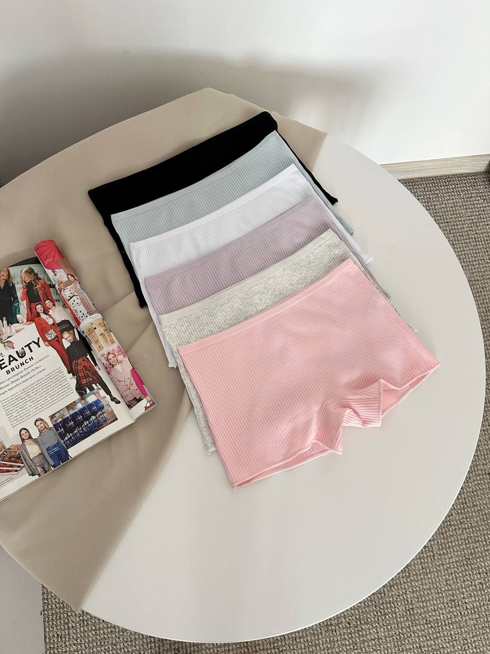 Прев'ю: Жіночі боксери в рубчик