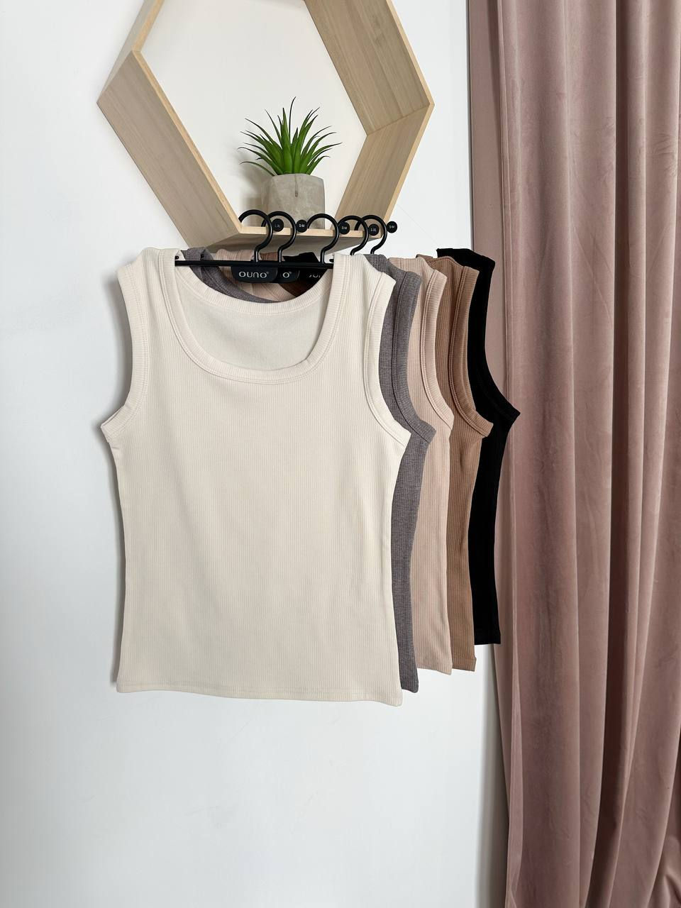 Прев'ю: Майка на байці