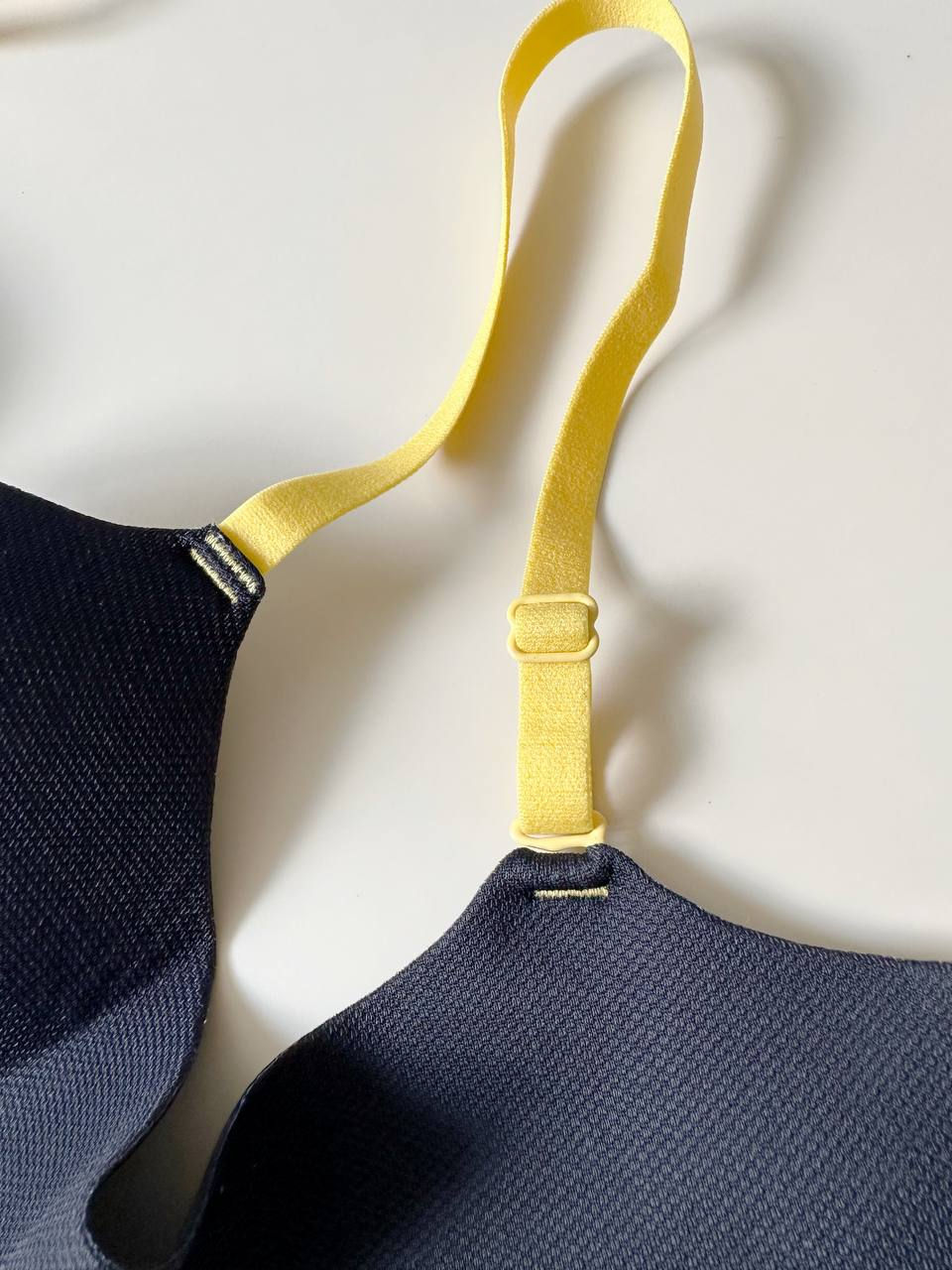 Прев'ю: Безшовний бюст з пуш ап