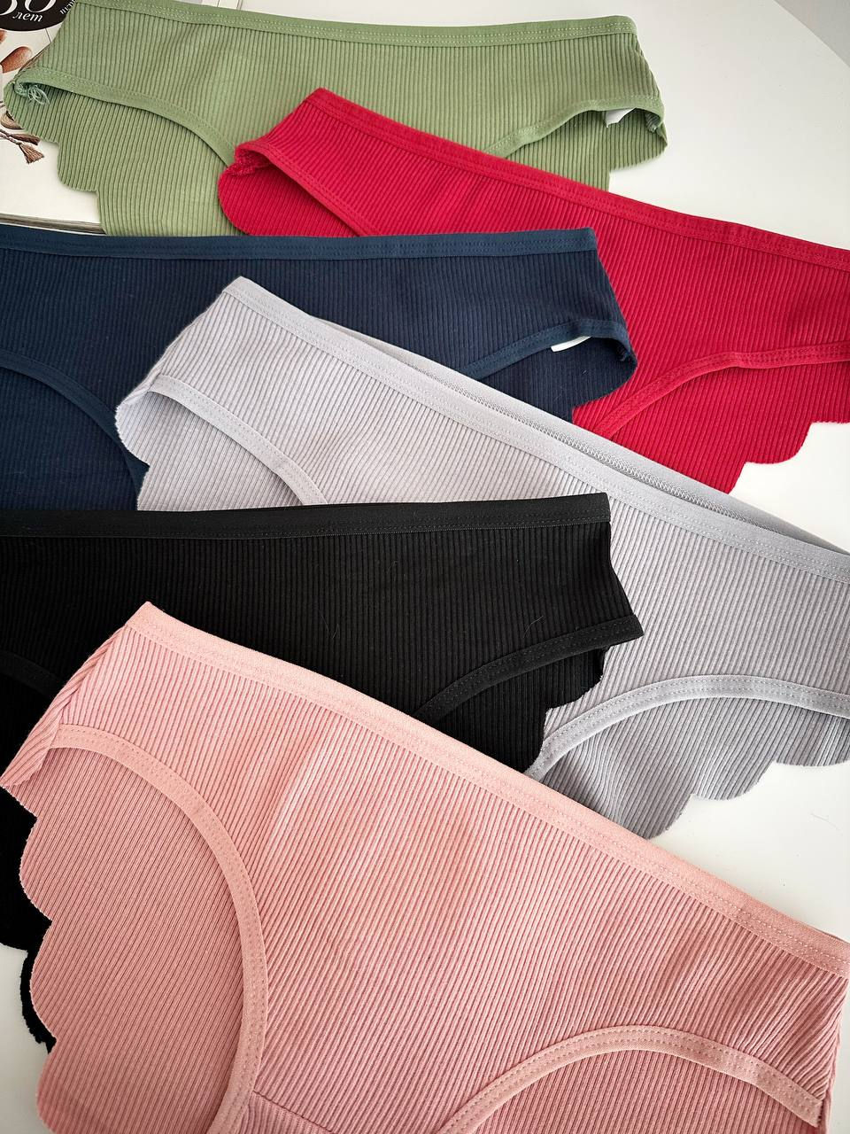 Прев'ю: Безшовні на попі трусики з бавовни