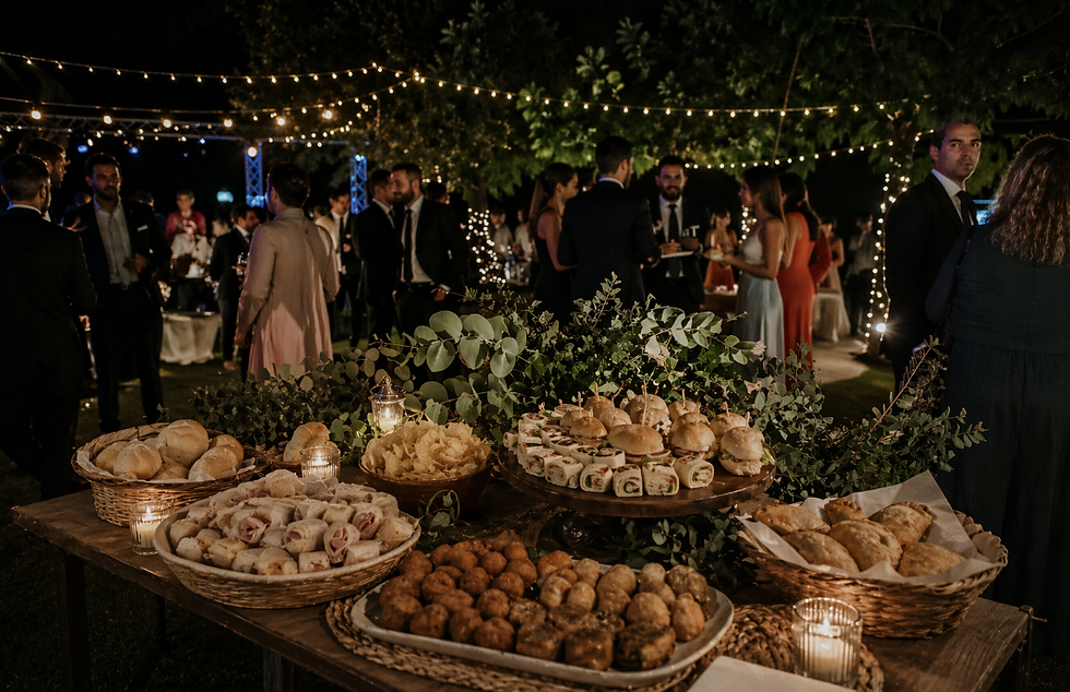 ¿Qué es la recena en una boda? Todo lo que necesitas saber antes de contratarla